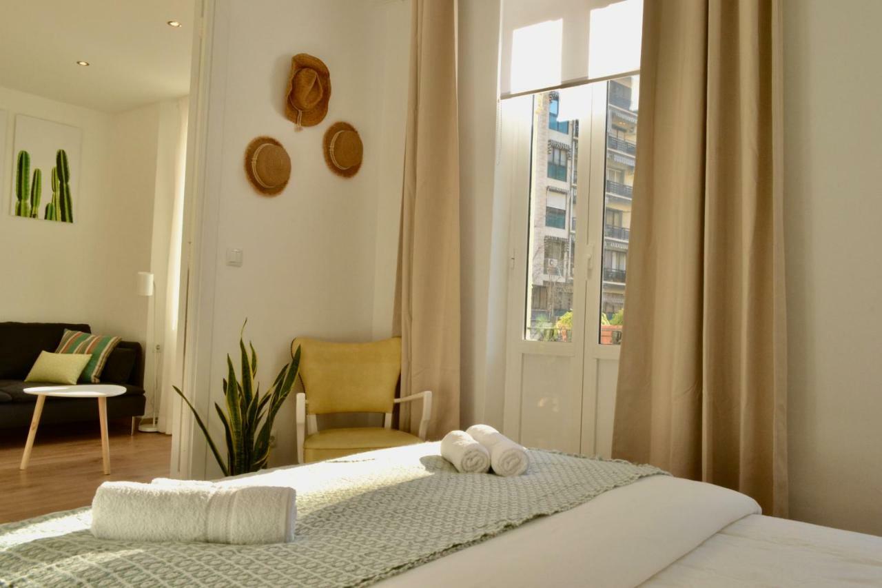 Hola Valencia - Holiday Apartments Eksteriør billede